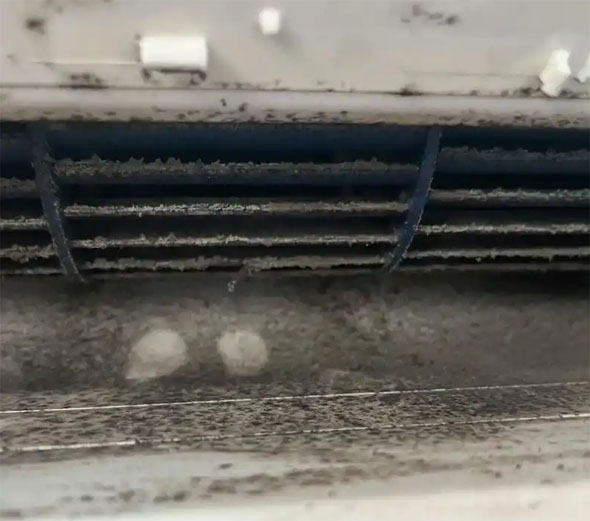 吴中空调吹的风有股烧焦味是怎么回事